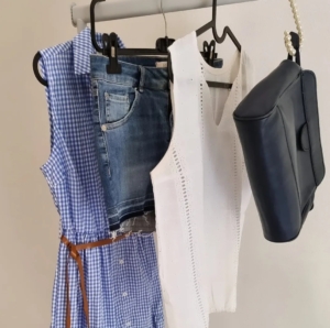 ritrovare lo spazio con pochi capi divisi per stagione