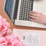 progettare riordino gentile armadio con capi selezionati